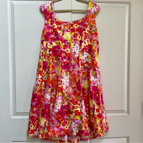 Dressbarn Bright Floral Sleeveless Zip Back Lined Woman's Knee Length Dress - Picture 6 of 12